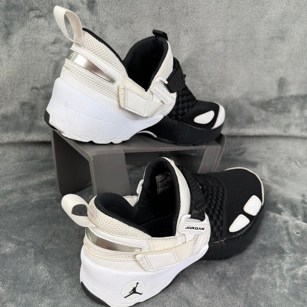 Jordan‎ Jumpman Two Trey Slide Sandals Black White Slip On Shoes - Picture 11 of 12
